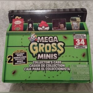 Zuru Mega Gross Minis Collector's Case 34 Slot Storage w/ 19 Figure 2 Exclusive